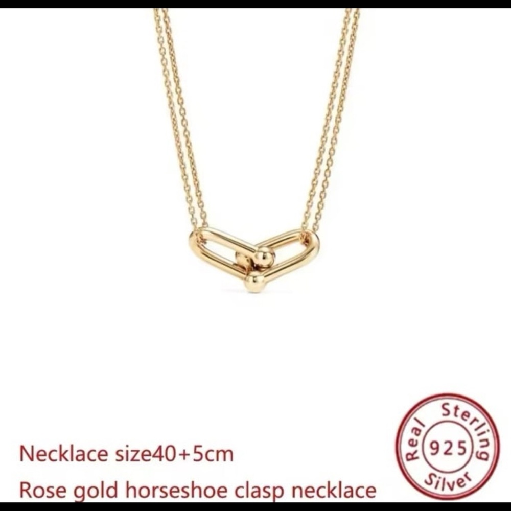 Gorgeous Gold Interlocking Loop Pendant Necklace - image 1